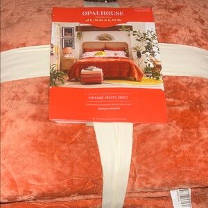 Opalhouse Jungalow F/Q Sun Stitched Vintage Coral Velvet Quilt -